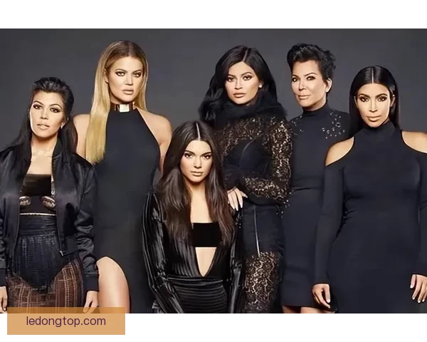 TT回应卡戴珊魔咒称与科勒无悔交往 四个孩子三个母亲皆为朋友