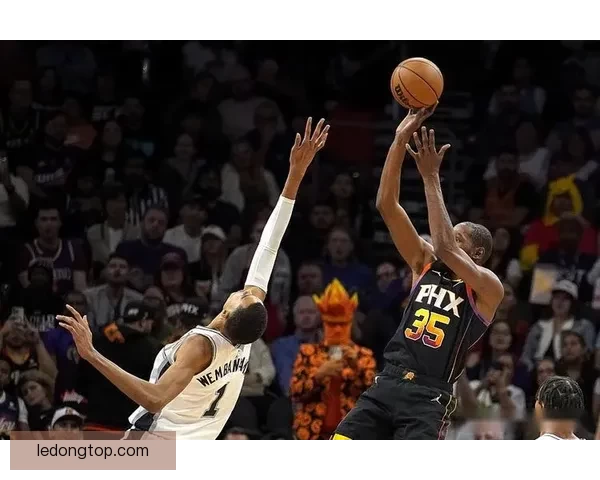 文班亚马22岁87天连续两场至少40分15篮板 创NBA最年轻纪录